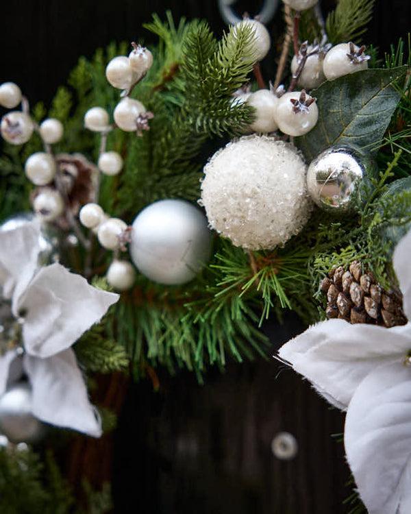Dibor Valley Snowdrift Wreath 42cm