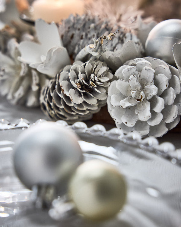 Dibor White Frosted Round Tealight Centrepiece