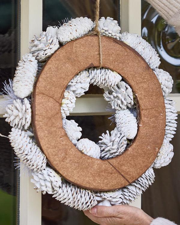 Dibor White Frosted Wreath 35cm