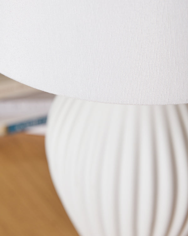 Dibor White Ribbed Elegant Lamp