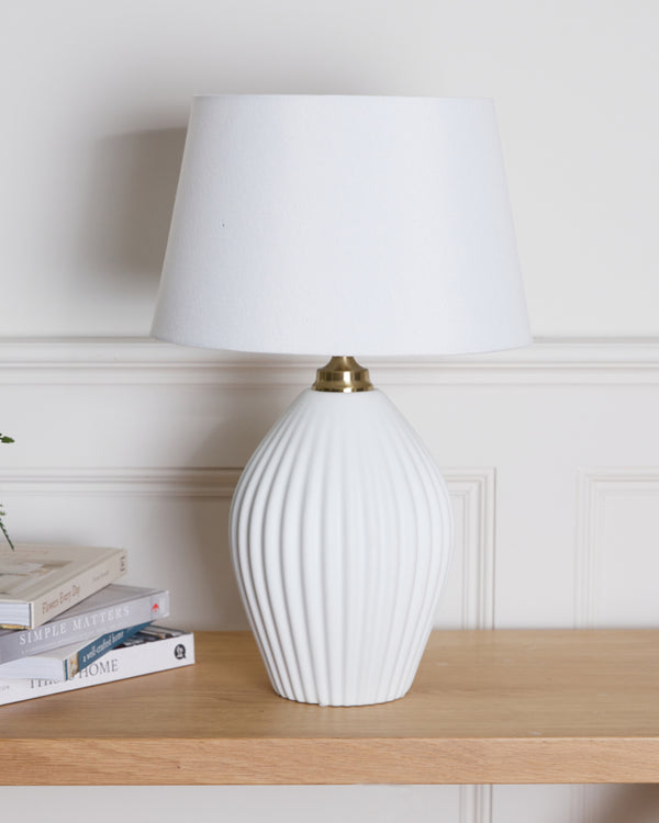 dibor White Ribbed Elegant Lamp