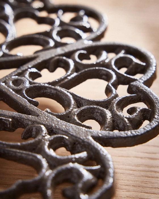 dibor XL Farmhouse Cast Iron Trivet