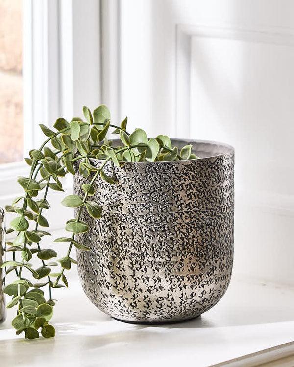 Dibor Zaio Hammered Metal Planters
