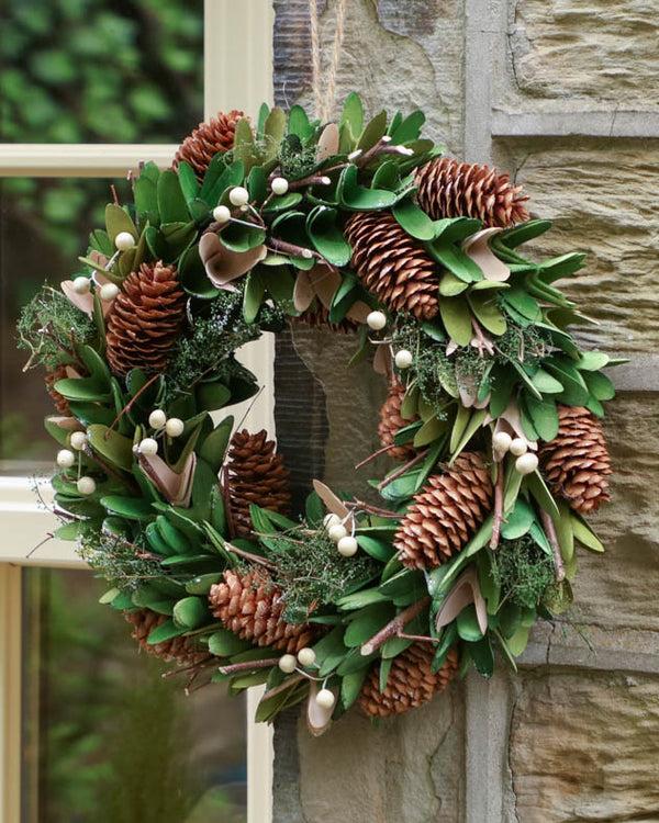 Dibor Personalised Pinecone & Mistletoe Forest Wreath