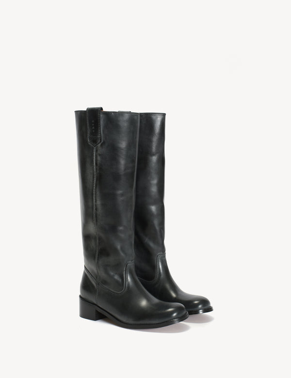 Dico Copenhagen Ann Gaucho Boot In Charcoal Black Escovado Leather