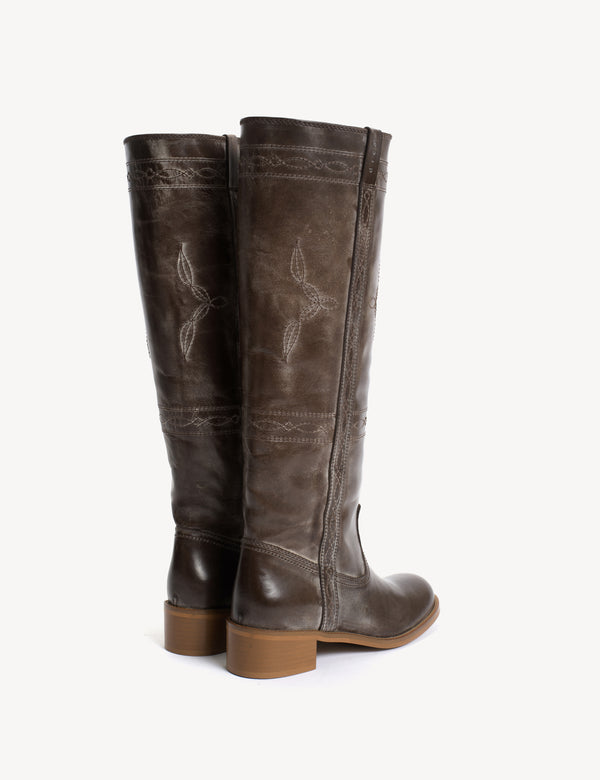 Dico Copenhagen Ann Gaucho Boot With Western Stitchings In Dark Brown Escovado Leather