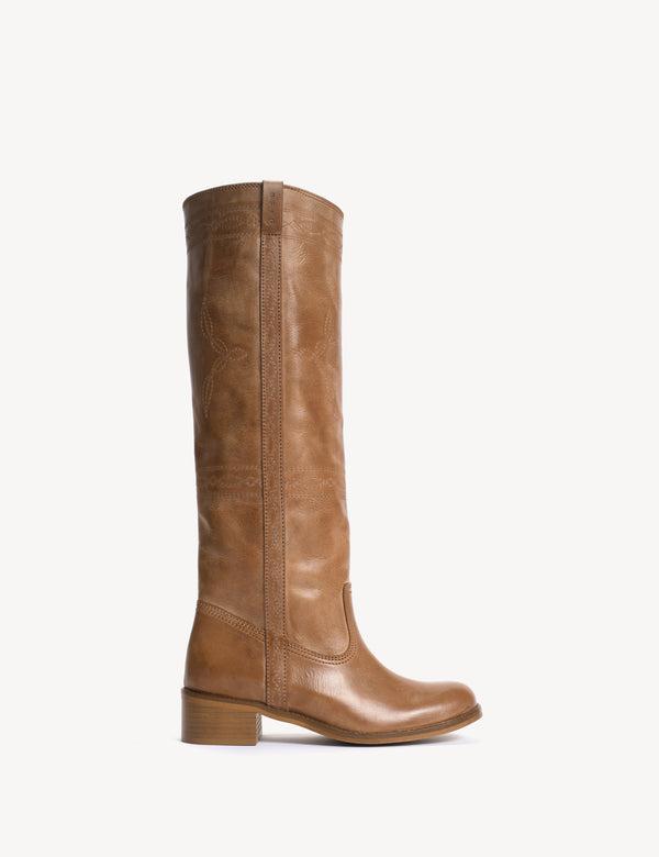 dico copenhagen Ann Gaucho Boot With Western Stitchings In Dark Tan Escovado Leather