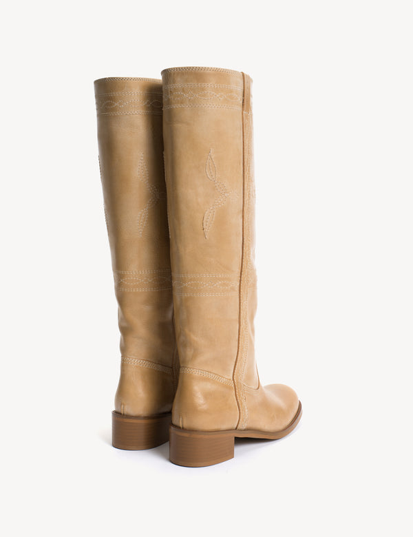 Dico Copenhagen Ann Gaucho Boot With Western Stitchings In Light Tan Escovado Leather