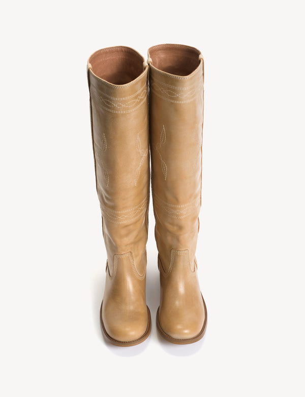 Dico Copenhagen Ann Gaucho Boot With Western Stitchings In Light Tan Escovado Leather