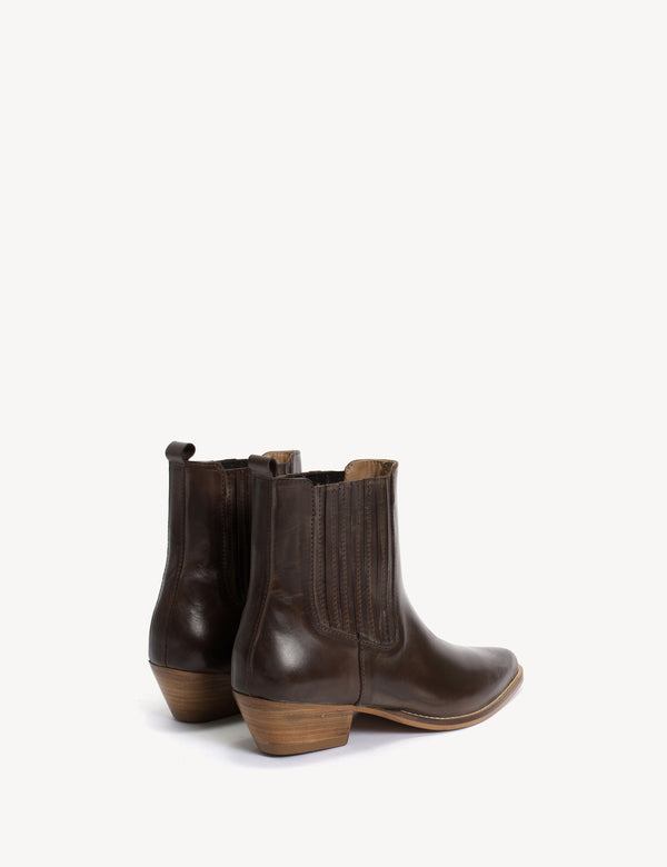 Dico Copenhagen Dasha Chelsea Boot In Brown Escovado Leather
