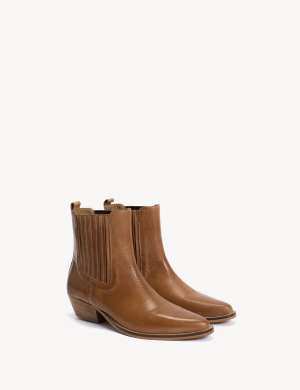 Dico Copenhagen Dasha Chelsea Boot In Dark Tan Escovado Leather