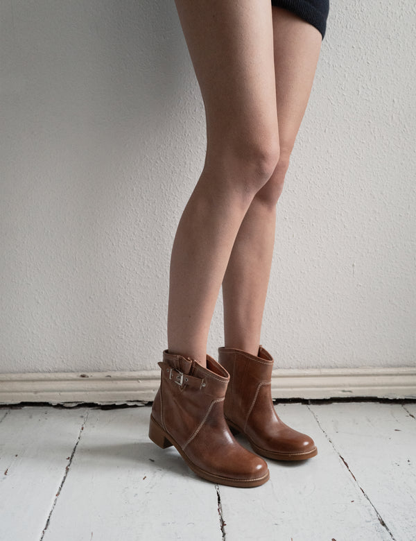 Dico Copenhagen Hunter Buckle Gaucho Boot In Dark Tan Escovado Leather