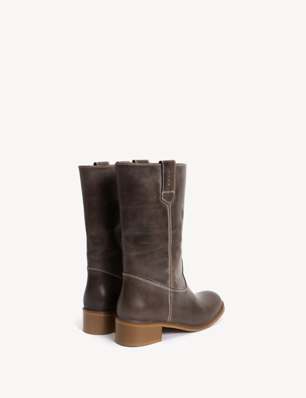Dico Copenhagen Julia Gaucho Boot In Brown Escovado Leather