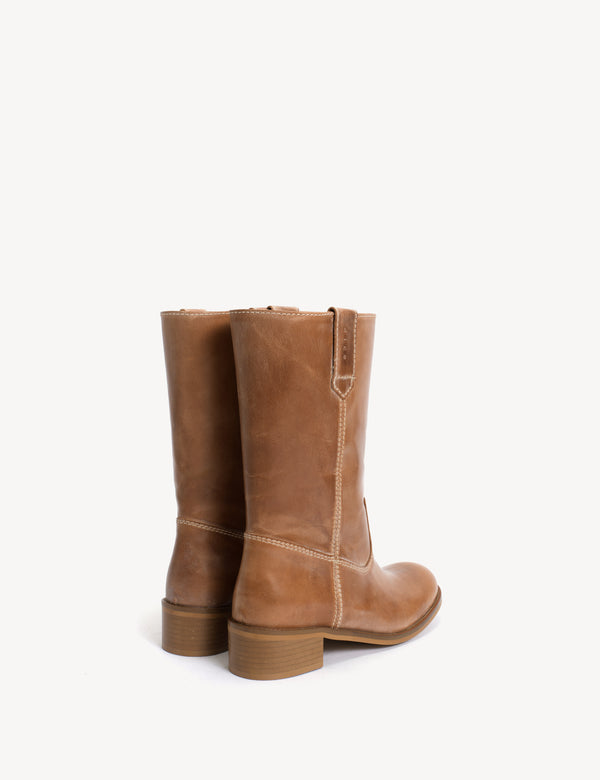 dico Copenhagen Julia Gaucho Boot In Dark Tan Escovado Leather