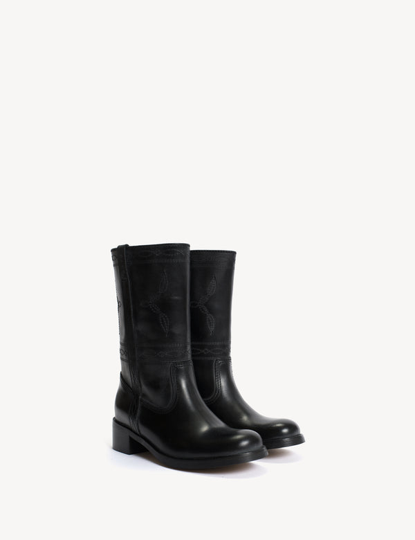 Dico Copenhagen Julia Gaucho Boot With Western Stitchings In Black Escovado Leather
