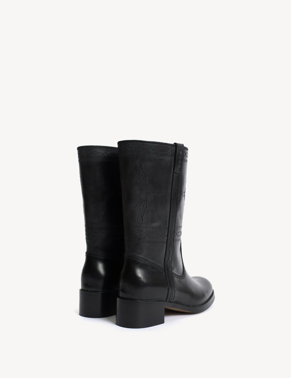 Dico Copenhagen Julia Gaucho Boot With Western Stitchings In Black Escovado Leather