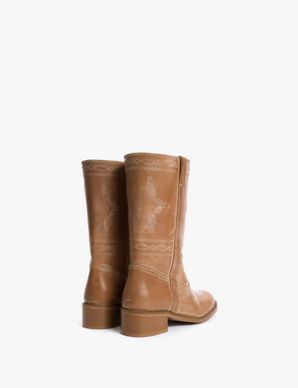 Dico Copenhagen Julia Gaucho Boot With Western Stitchings In Dark Tan Escovado Leather