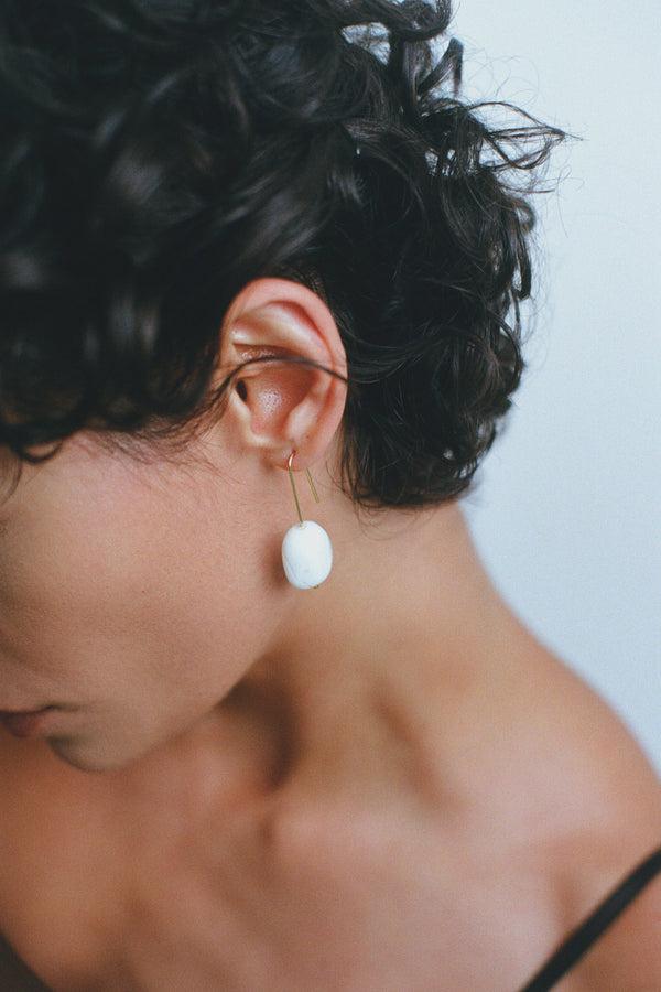 Dinosaur Designs Earth Wire Earrings Cream