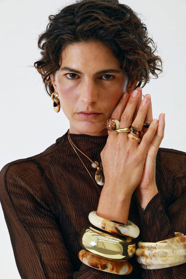 Dinosaur Designs Medium Horn Ring Cream