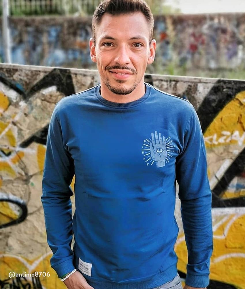 Dirty Velvet The Beholder