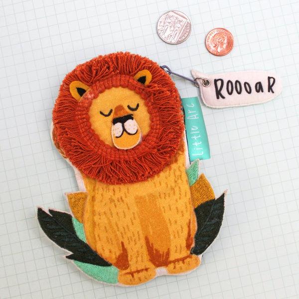 disaster designs Little Arc Lion Shaped Coin Pouch