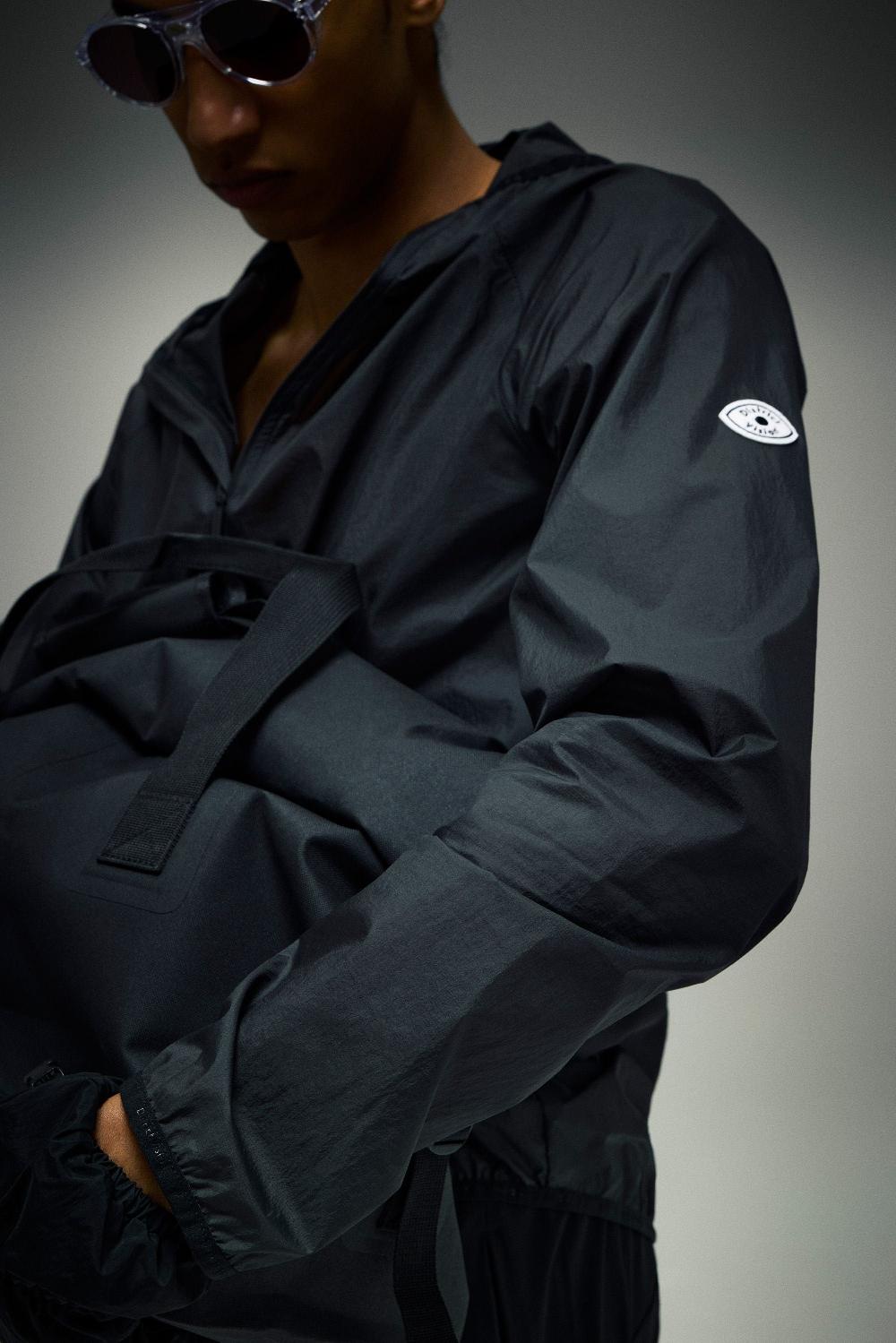 District Vision Ultralight DWR Wind Jacket Black