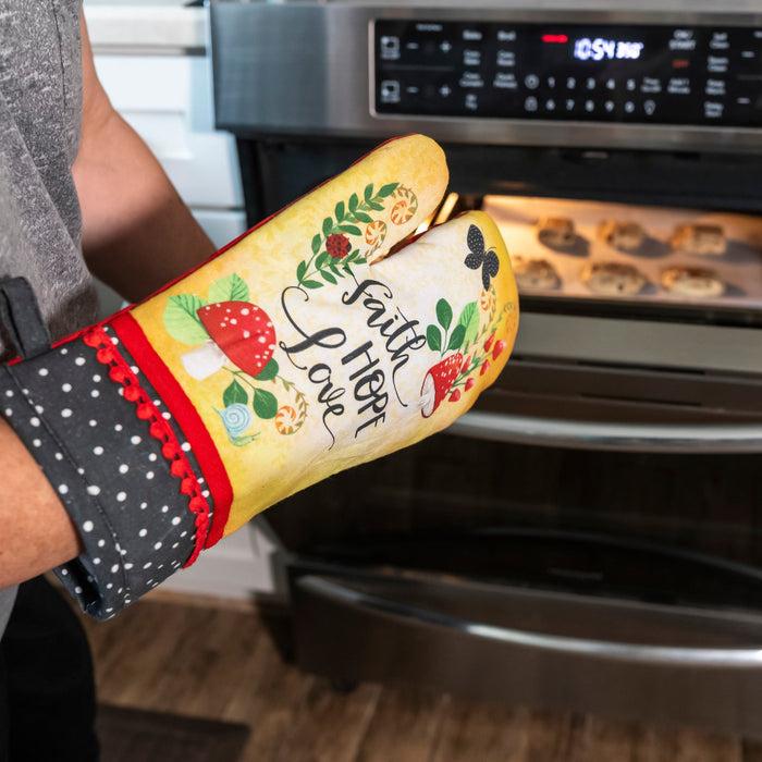 Divinity Boutique Oven Mitt: Merry Mushroom; Faith Hope Love