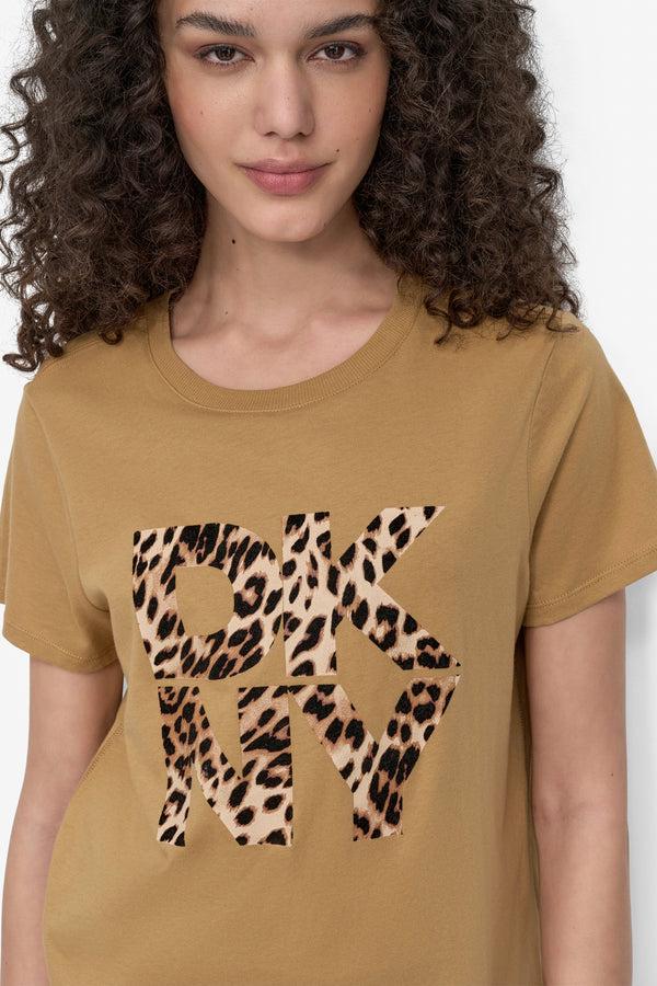 Dkny LEOPARD-PRINT LOGO TEE WHISKEY/ BLACK WHISKEY