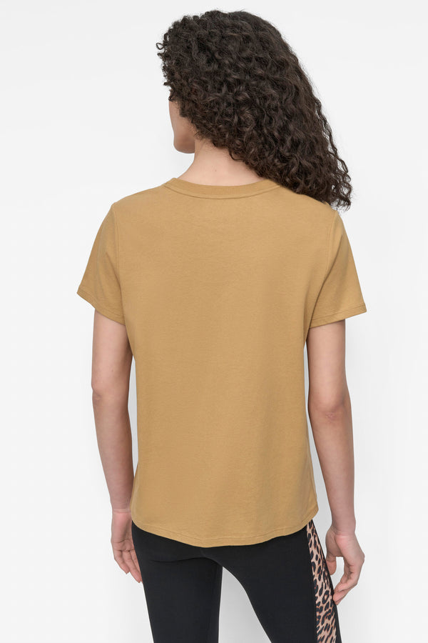 Dkny LEOPARD-PRINT LOGO TEE WHISKEY/ BLACK WHISKEY