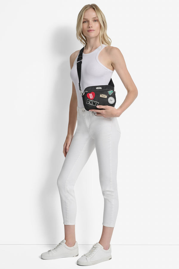 Dkny NYC CAPSULE CAMERA BAG Marshmallow/Black