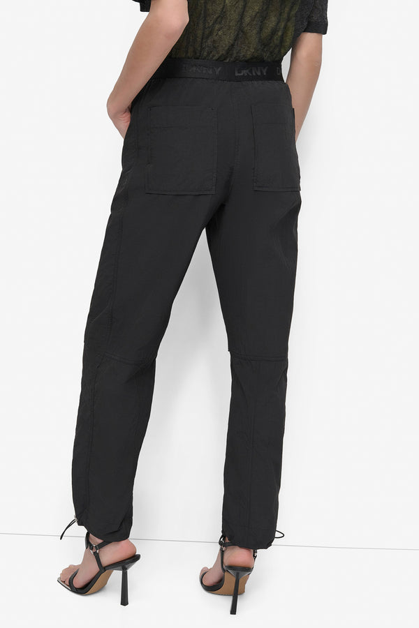 Dkny RUMPLE TECH NYLON BUNGEE JOGGER Black