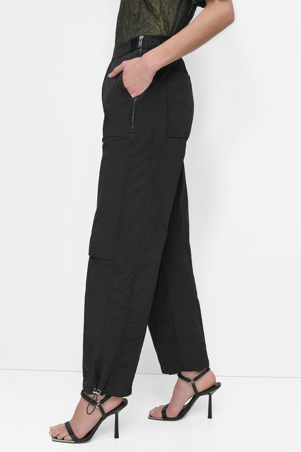 Dkny RUMPLE TECH NYLON BUNGEE JOGGER Black