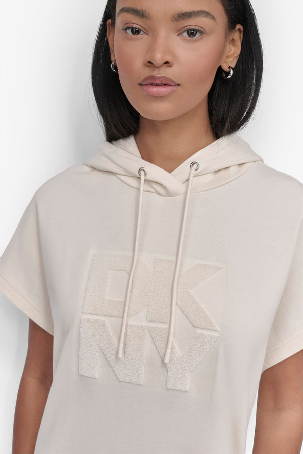 Dkny STACKED PLUSH VELVET LOGO HOODED SNEAKER DRESS EGGNOG