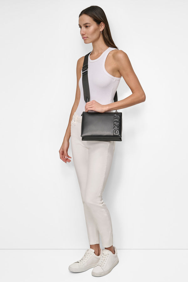 Dkny TINSLEY LOGO EMBOSSED CROSSBODY BAG Black/Silver