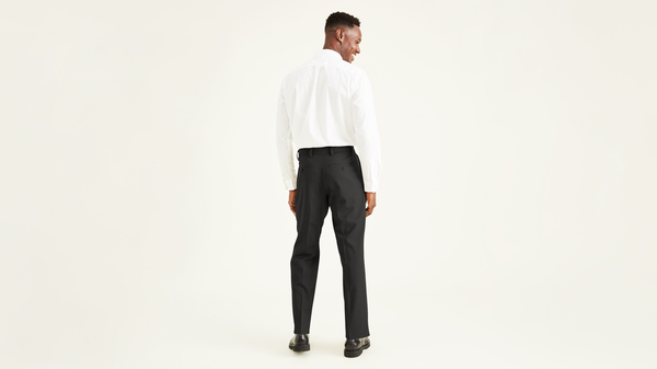 Dockers Easy Khakis Pleated Classic Fit Black