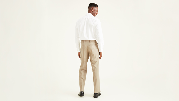 Dockers Easy Khakis Pleated Classic Fit Khaki