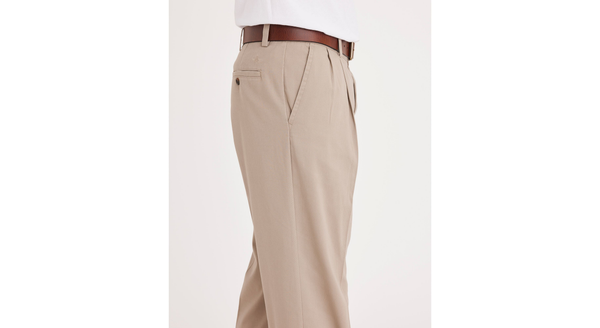 Dockers Easy Khakis Pleated Classic Fit Khaki