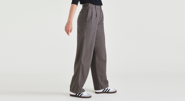 Dockers Original Khaki Pleated High Wide Fit Blue