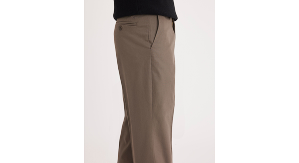 Dockers Signature Khakis Classic Fit Brown