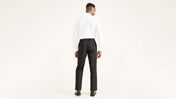 Dockers Signature Khakis Pleated Classic Fit Black