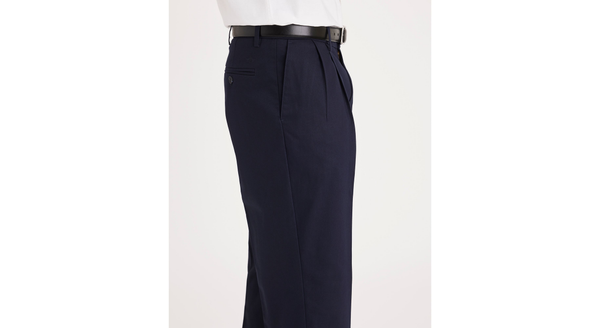 Dockers Signature Khakis Pleated Classic Fit Blue
