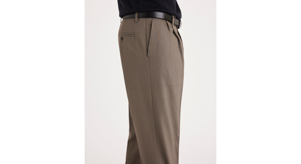 Dockers Signature Khakis Pleated Classic Fit Brown