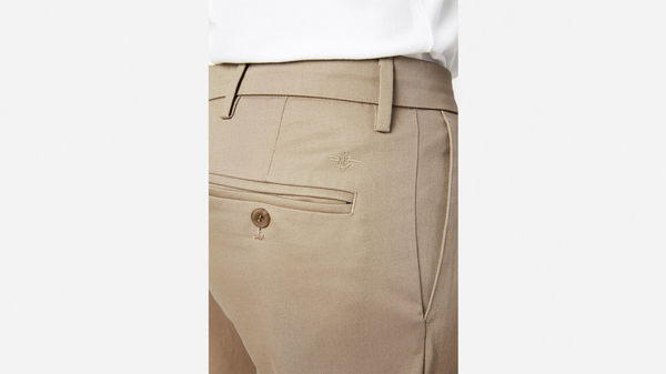 Dockers Signature Khakis Pleated Classic Fit Tan