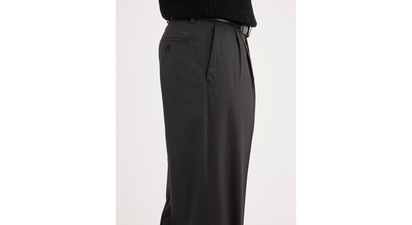 Dockers Signature Khakis Pleated Relaxed Fit Grey