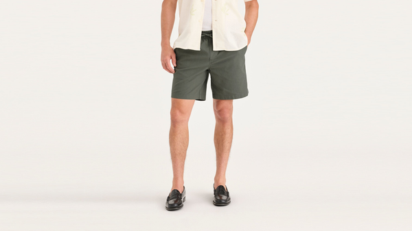 dockers Ultimate Pull On 8.5" Short Green