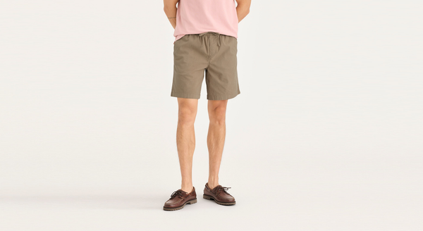 dockers Ultimate Pull On 8.5" Short Khaki