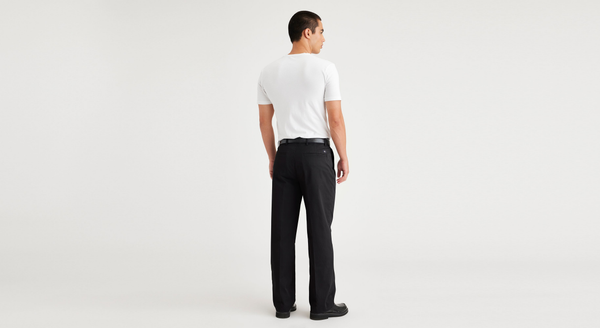 Dockers Essential Chinos Pleated Classic Fit Beautiful Black