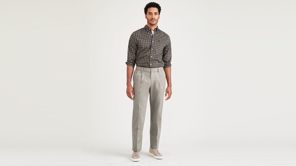 dockers Signature Iron Free Khakis Pleated Classic Fit with Stain Defender® (Big and Tall) Khaki