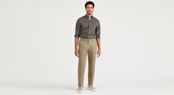 dockers Signature Iron Free Khakis Pleated Classic Fit with Stain Defender® (Big and Tall) New British Khaki