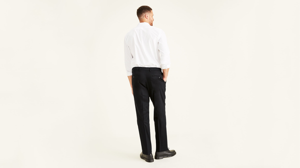 Dockers Signature Khakis Pleated Classic Fit (Big And Tall) Black